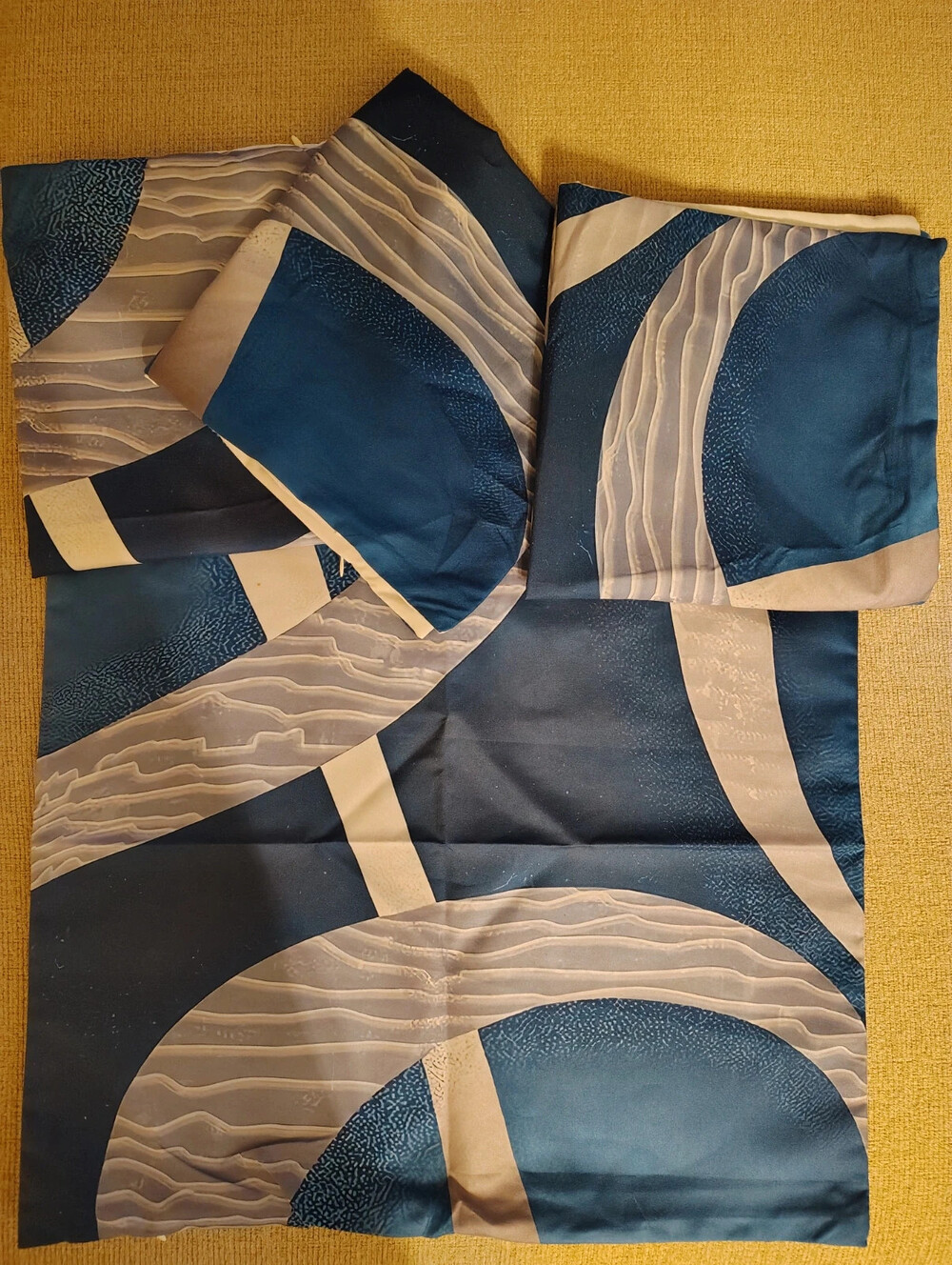 Set of 4 -- 18"x18" Modern Pillow Covers